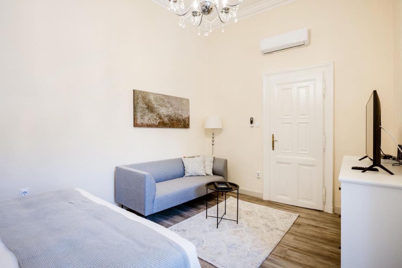 ANDRÁSSY CENTER Apartment Budapeste Exterior foto